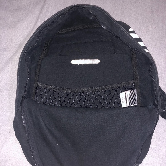 Off-White C/O Virgil Abloh Striped Backpack - Picture 6 of 7
